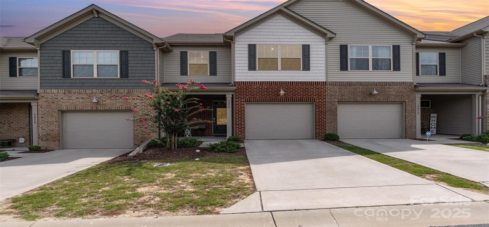 5216 Spanish Ivy Ln